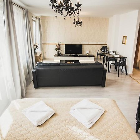 Zara Luxury Apartments The Absolute Center Of Жилина Екстериор снимка