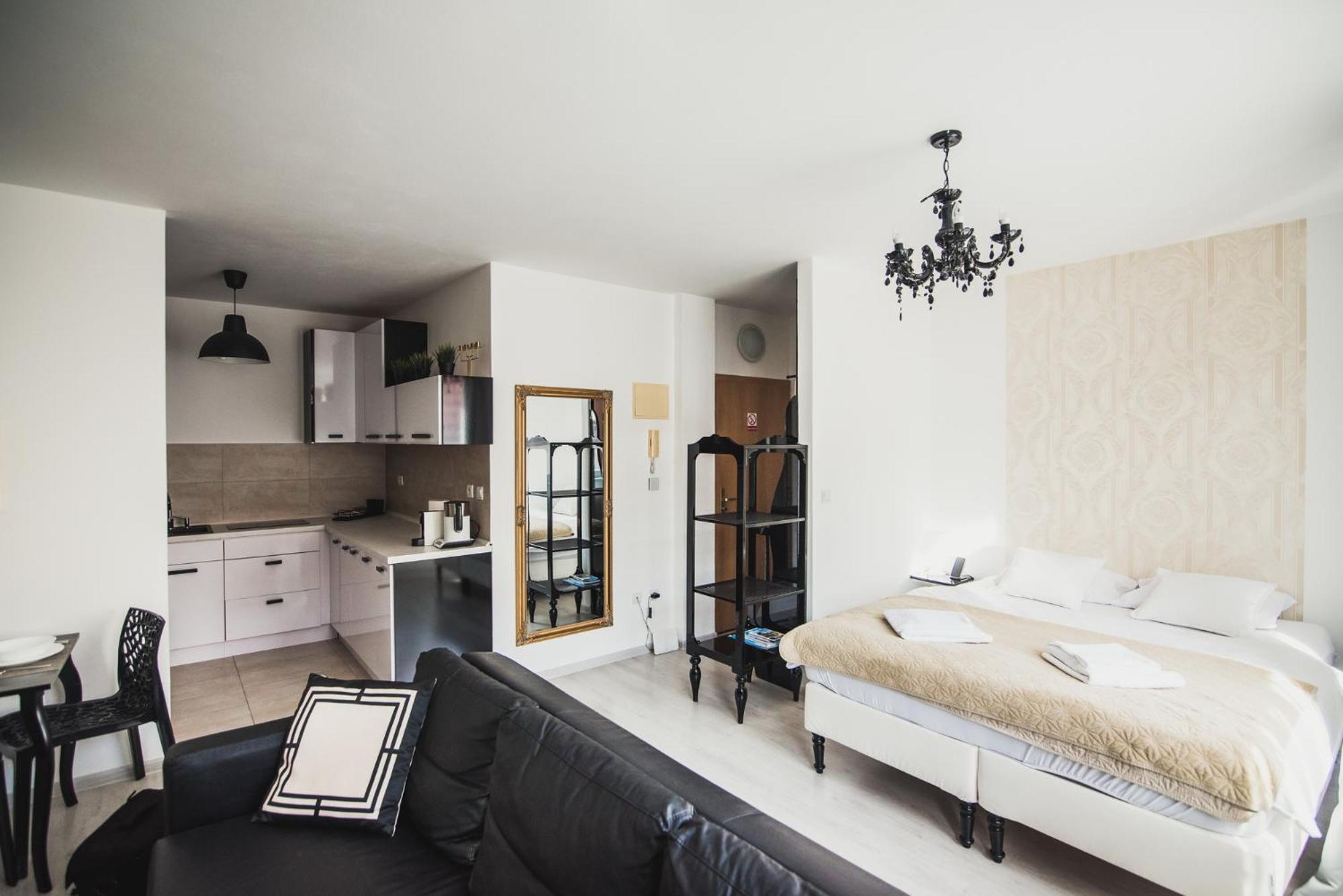 Zara Luxury Apartments The Absolute Center Of Жилина Екстериор снимка