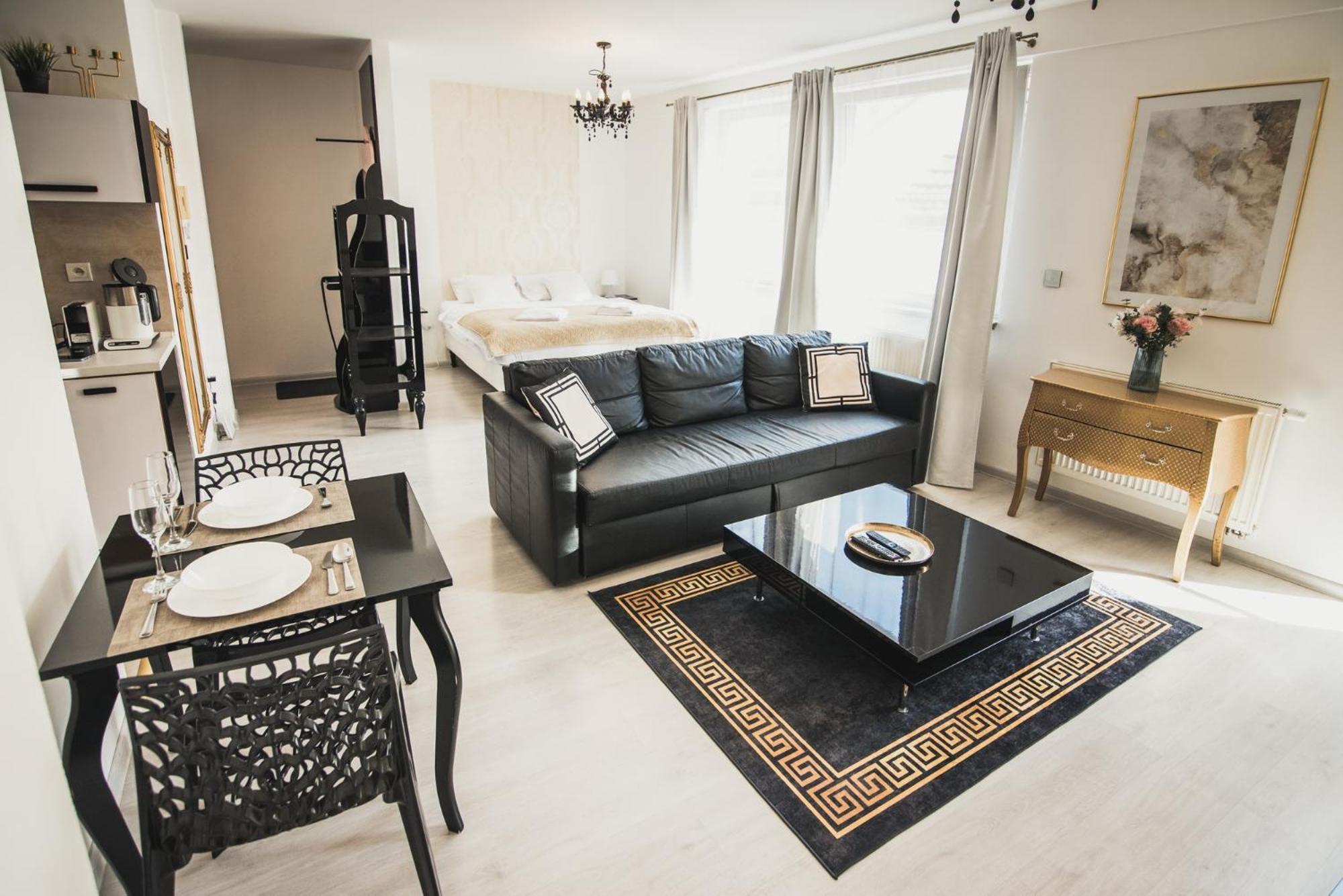 Zara Luxury Apartments The Absolute Center Of Жилина Екстериор снимка