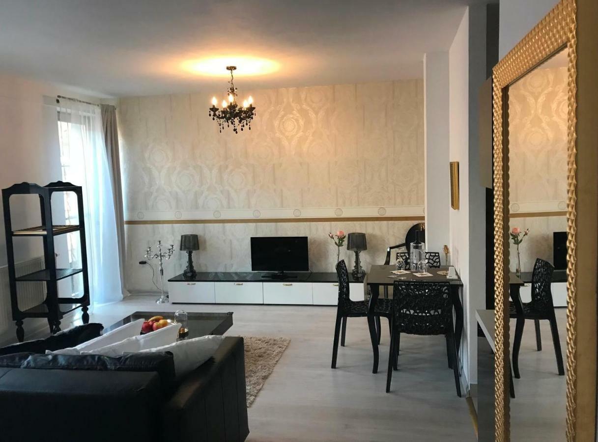 Zara Luxury Apartments The Absolute Center Of Жилина Екстериор снимка